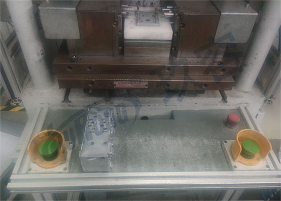 午夜久久福利小视频缸壓機安裝操作按鈕要求